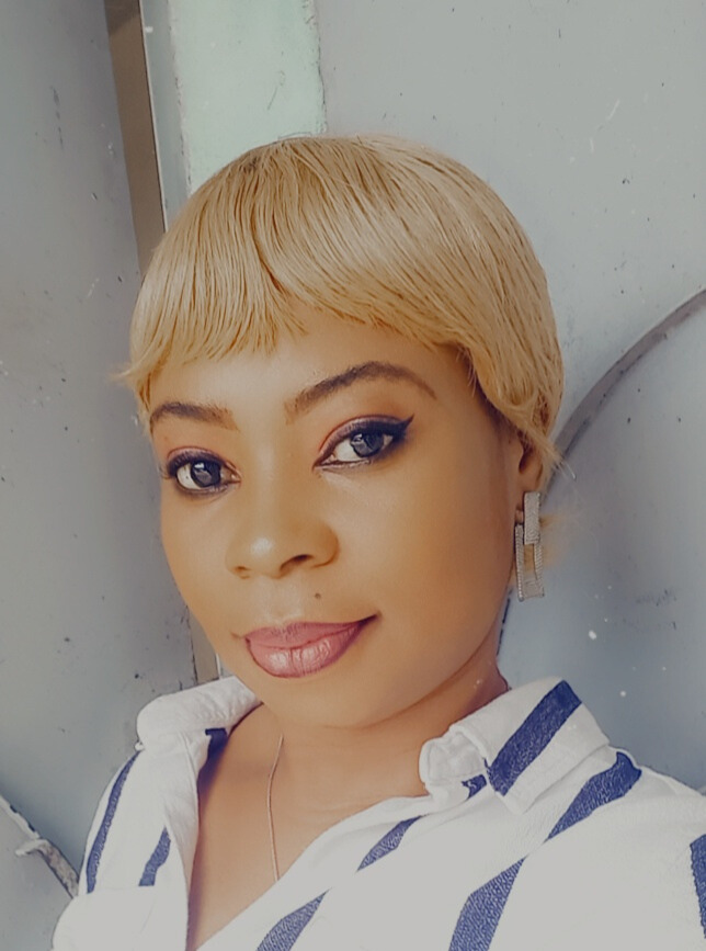 kynera. b — prestataire Coiffure à Yopougon